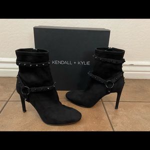Kendall and Kylie Mimi Studded Harness Boots 8.5